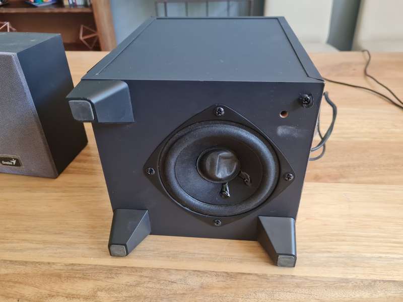 Genius 2.1 Speaker System