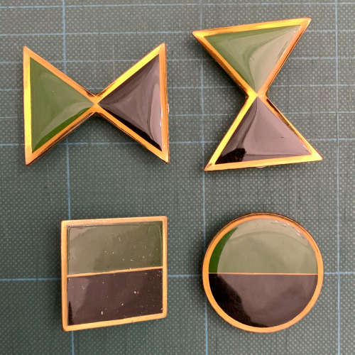 4 x Infantry company metal badges