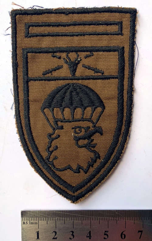 HS114 - Para - Embroidered flash (2)