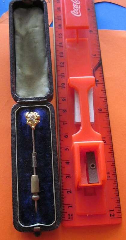 Incredible rare scarf 0r tie pin.