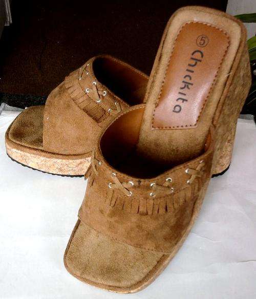SANDALS--BROWN SUEDE,size from 3 to 8