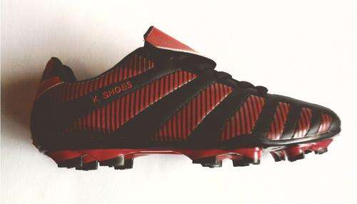 SOCCER SHOES, size 41 (USA 7)