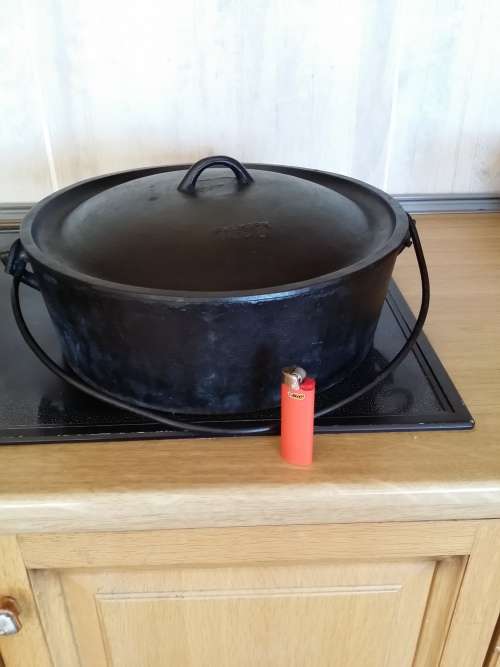 Falkirk cast iron pot no 8