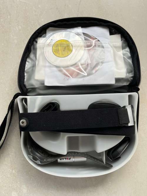 Polar RS800, strap, pedometer, USB connector, manuals, pouch