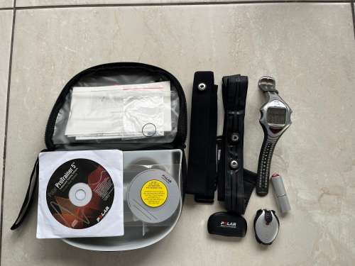 Polar RS800, strap, pedometer, USB connector, manuals, pouch