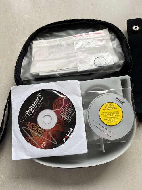 Polar RS800, strap, pedometer, USB connector, manuals, pouch