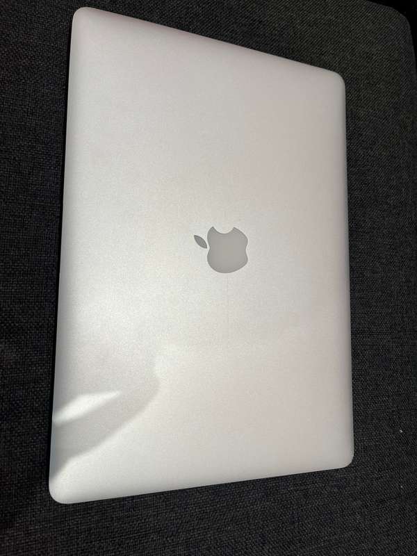 MacBook Pro 2015 , 15-Inch Core i7 2.20GHz , Retina Display, 16GB RAM , 256GB SSD