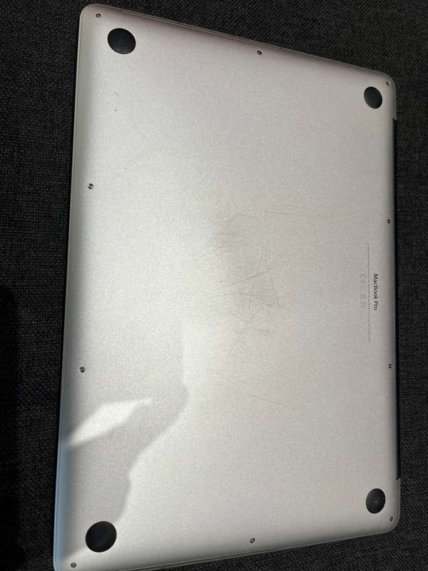 MacBook Pro 2015 , 15-Inch Core i7 2.20GHz , Retina Display, 16GB RAM , 256GB SSD