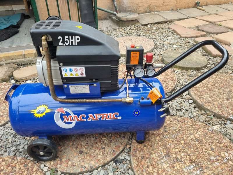 Mac Afric 50 LT/2.5HP Compressor + HVLP Spray Gun + 10mx8mm Blue PVC Hose
