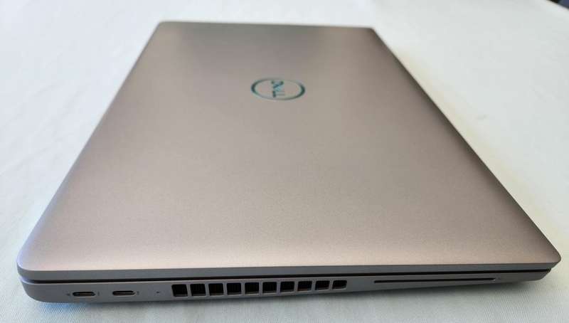 Dell Latitude 5540 i5-134U,16GB,512GB,LTE- Windows 11 Pro