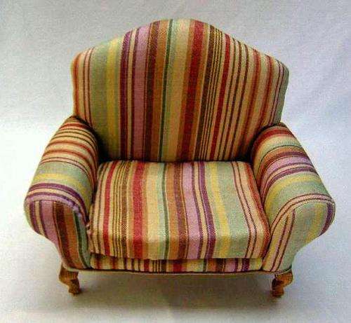 Stunning Vintage - Couch for Your Beloved Dolls