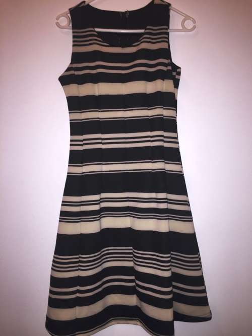 Very flattering dress