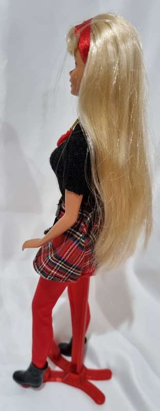 Mattel School Spirit Barbie doll 1995