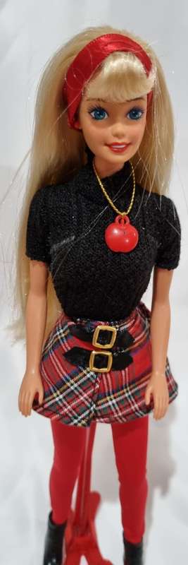 Mattel School Spirit Barbie doll 1995