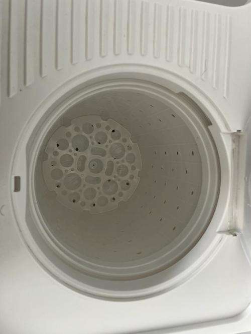 Hisense Twintub Wash machine