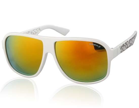 "Priced to clear" OREKA - Classic Vintage Sunglasses - White