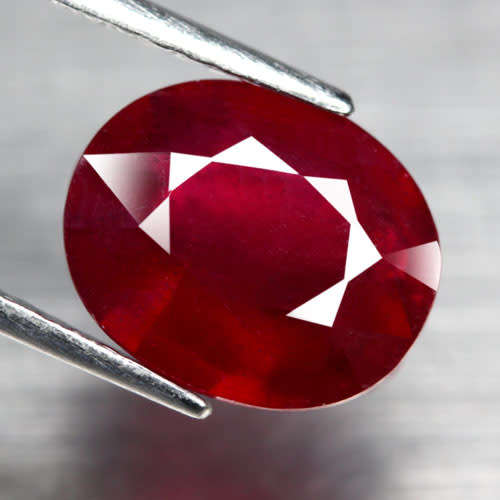 OUTSTANDING 4.53 CT. OVAL FACET TOP BLOOD RED NATURAL RUBY