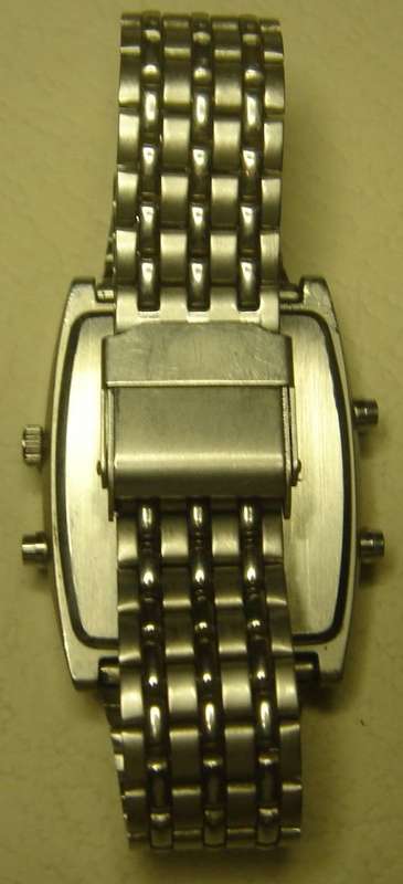 EXCELLENT TEMPO QUARTS WITH ANALOG AND DIGITAL TIME ALSO DATE,ALARM,STOPWATCH AND LIGHT NO SCRATCHES