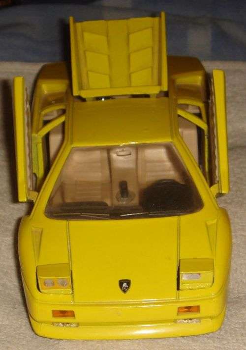 A COLLECTION OFF METAL CARS MB BMW PORCH 1987 FERRARI F40 AND LAMBORGHINI DIABLO
