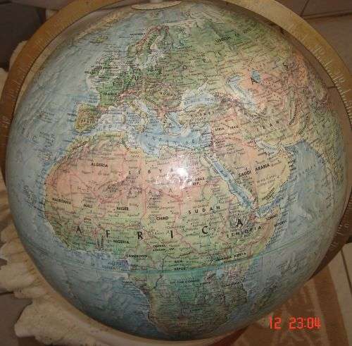 Vintage 1970 Readers Digest Replogle 12" Great World Globe made in CHIGARGO