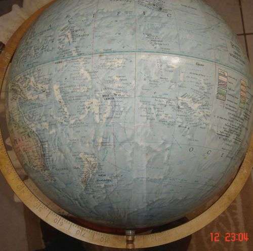 Vintage 1970 Readers Digest Replogle 12" Great World Globe made in CHIGARGO
