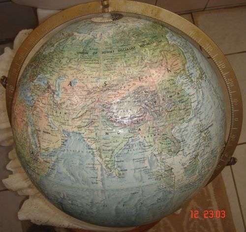 Vintage 1970 Readers Digest Replogle 12" Great World Globe made in CHIGARGO
