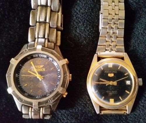 FIVE WORKING WATCHES. SEE THE DESCRIPTION