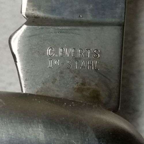 TWO HIGHLY COLLECTABEL KNIVES C EVERTS STAHL AND RITCHARDS IRELAND BUIDDING ARE PER KNIVE