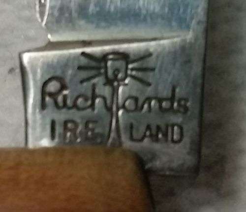 TWO HIGHLY COLLECTABEL KNIVES C EVERTS STAHL AND RITCHARDS IRELAND BUIDDING ARE PER KNIVE
