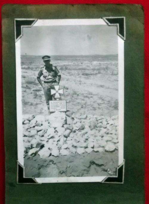 WW2? Pocket Photo Album with 19 photo's.