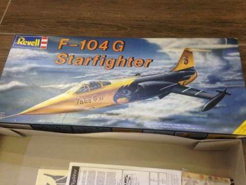 REVELL F-104G star fighter aircraft 1:32 scale, vintage model