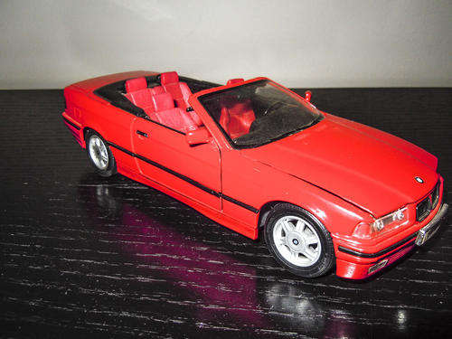 BMW 3 Series (E36) 325i cabriolet (1993) Maisto 1:18 scale die cast