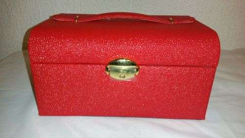 Leatherette Lockable Jewelry case