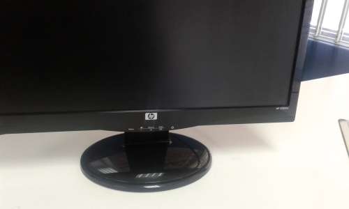 HP 20" MONITOR