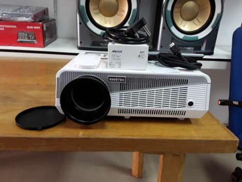 BARGAIN DEAL ON SINOTEC SPJ-96M PROJECTOR