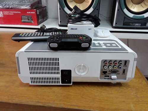 BARGAIN DEAL ON SINOTEC SPJ-96M PROJECTOR
