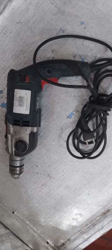 BOSCH 850W HAMMER DRILL