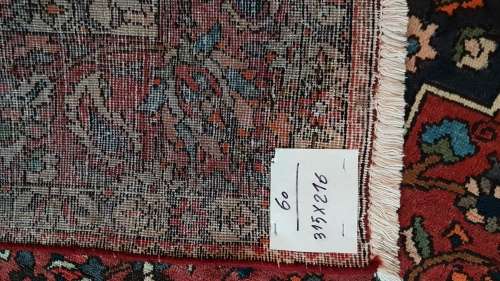Persian carpet bakhtiary 3m x 2m ( with certificate)