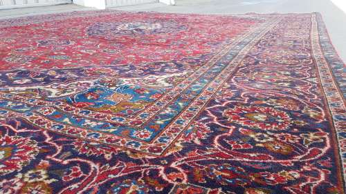 Persian carpet 392cm x 275 hand knotted  (with certificate of authenticity)FREE DELIVERY