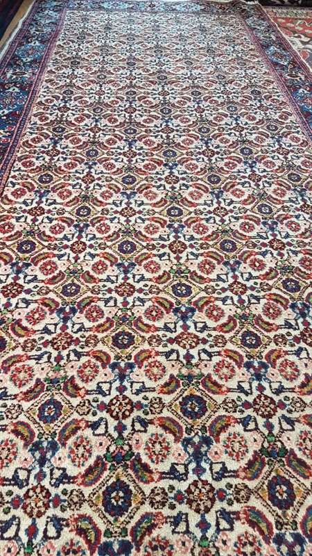 STUNNING FISH DESIGN PERSIAN CARPET MOOT HAND KNOTTED 310CM x 110CM (with certificate)