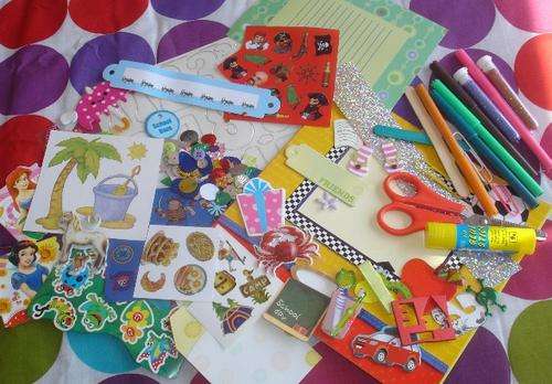 Super Fun Kids Arts and Crafts Kit (Keep them bizzee for hours)