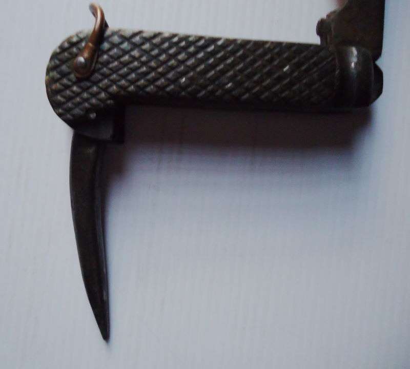 VINTAGE NAVY POCKET KNIFE