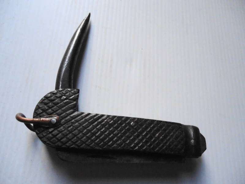 VINTAGE NAVY POCKET KNIFE
