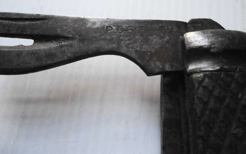 VINTAGE NAVY POCKET KNIFE