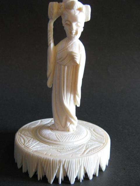 IVORY PUZZLE BALL WITH MAIDEN