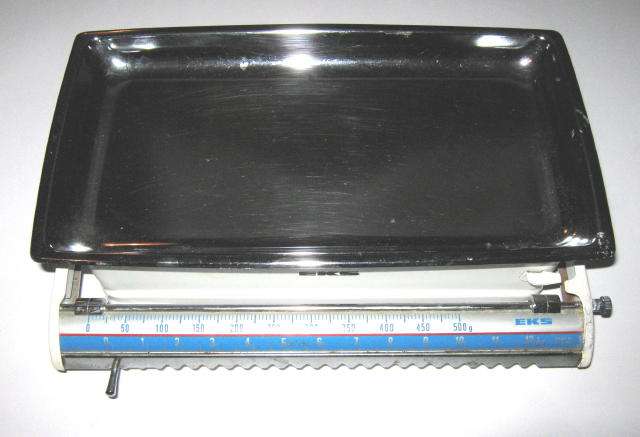 VINTAGE KITCHEN SCALE - EKS