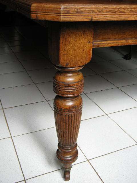 Antique Victorian oak extendable table