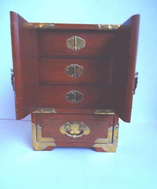 CHINESE HARDWOOD JEWELLERY BOX