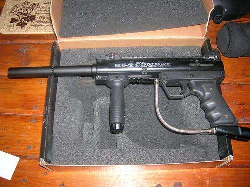 BT4 Paintball gun with extras