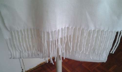 WHITE CASHMERE SCARF - FRINGE - NEW